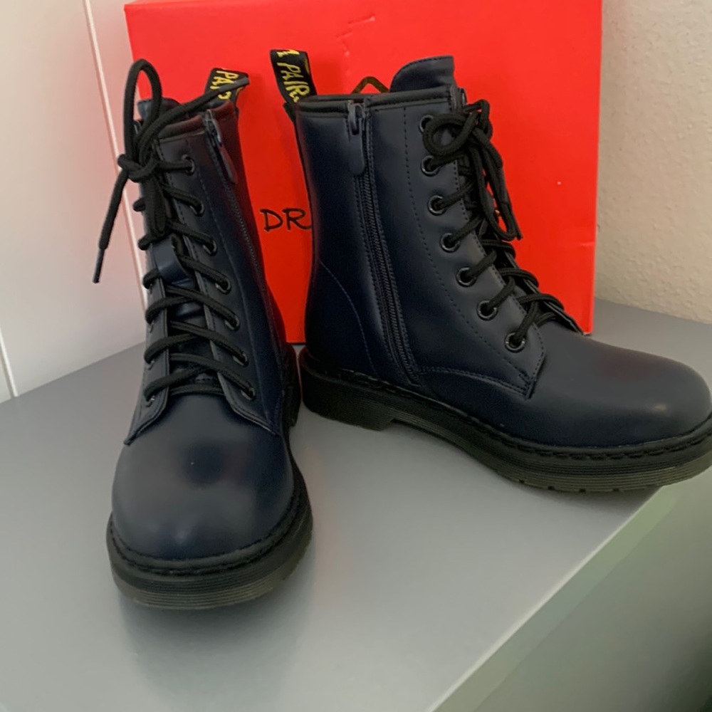 Dream Pairs Girls lace up Boots size 3 navy